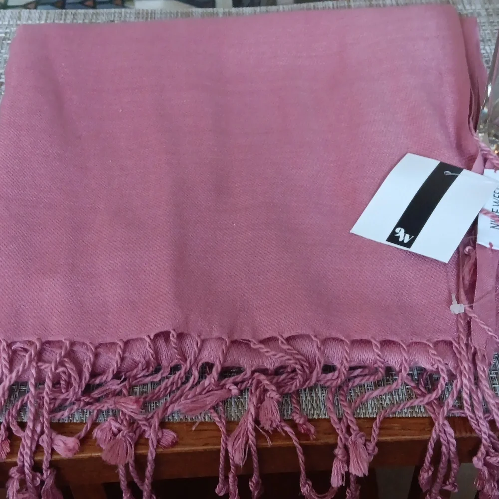 NWOT Mauve Scarf/Shawl - Picture 4 of 5